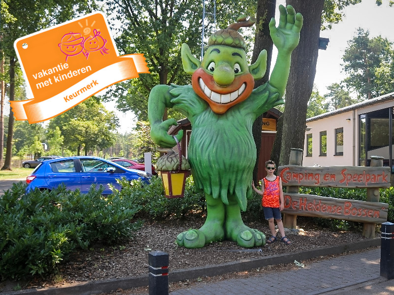 Bij Camping De Heldense Bossen vind je nostalgisch speelplezier, volop waterpret en geweldige animatie. En raad eens: het ligt midden in de bossen!