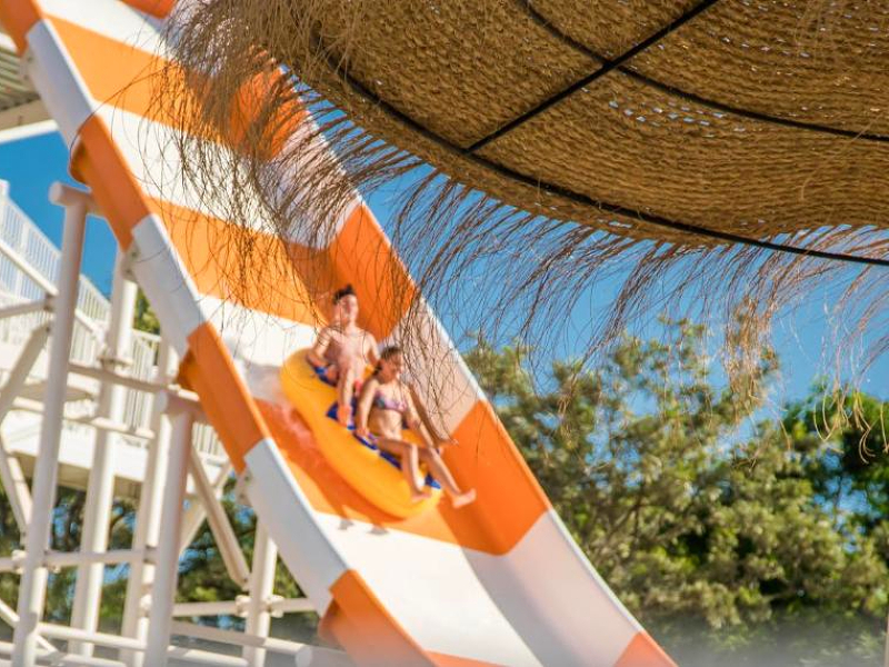 Tube glijbaan bij hotel Alegria Costa Bellene Aquafun