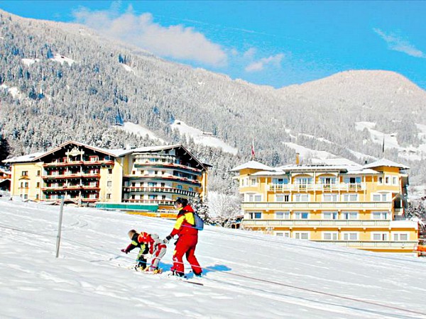 Hotel Kohlerhof ligt direct naast de piste