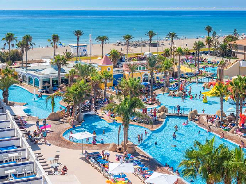 Het kindvriendelijke hotel Mediterraneo Bay, direct aan het strand van de Costa del Sol