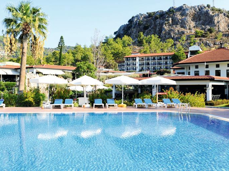 Het zwembad bij het sfeervolle in Turkse stijl Sarigerme Park hotel