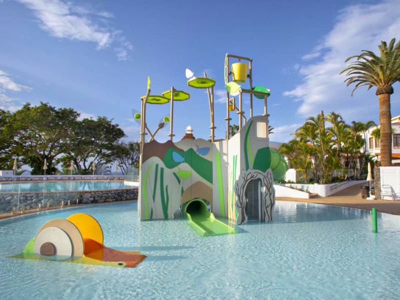 Het zwembad van Hotel Jardin Tecina
