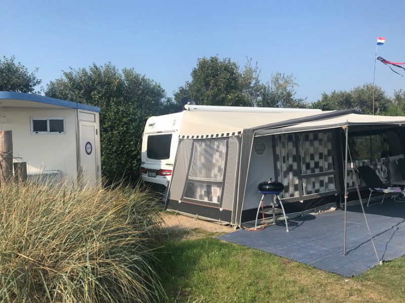 Prive sanitair met vaatwasser op camping Julianahoeve