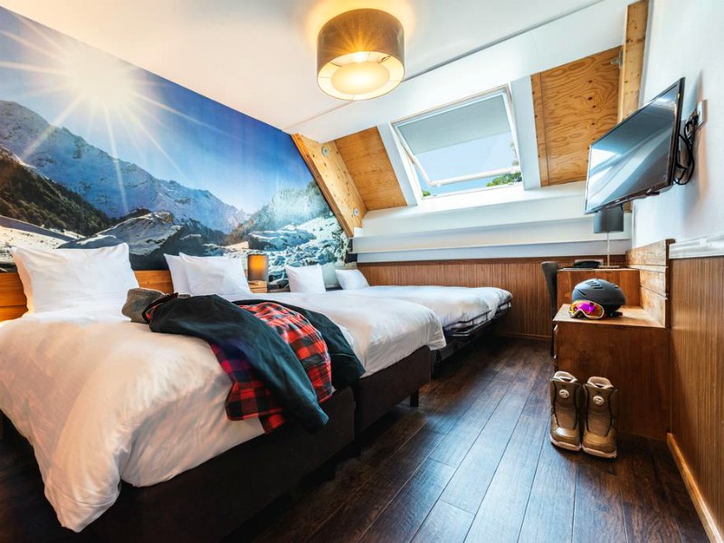 Kamer bij Alpine hotel Snowworld in Landgraaf