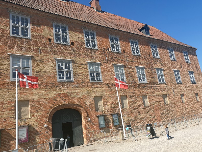 De ingang van museum kasteel Sønderborg