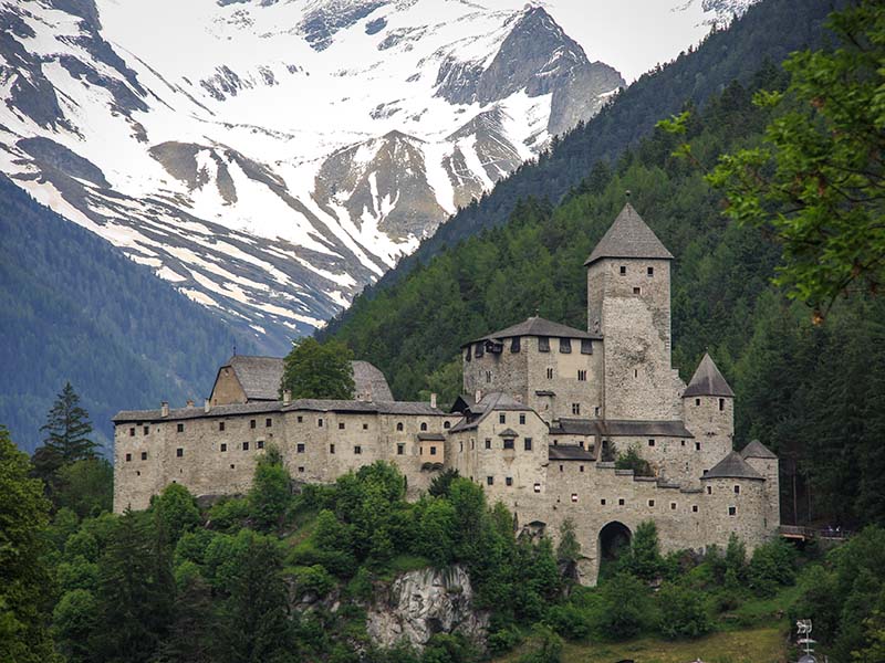 Het imposante kasteel Taufers