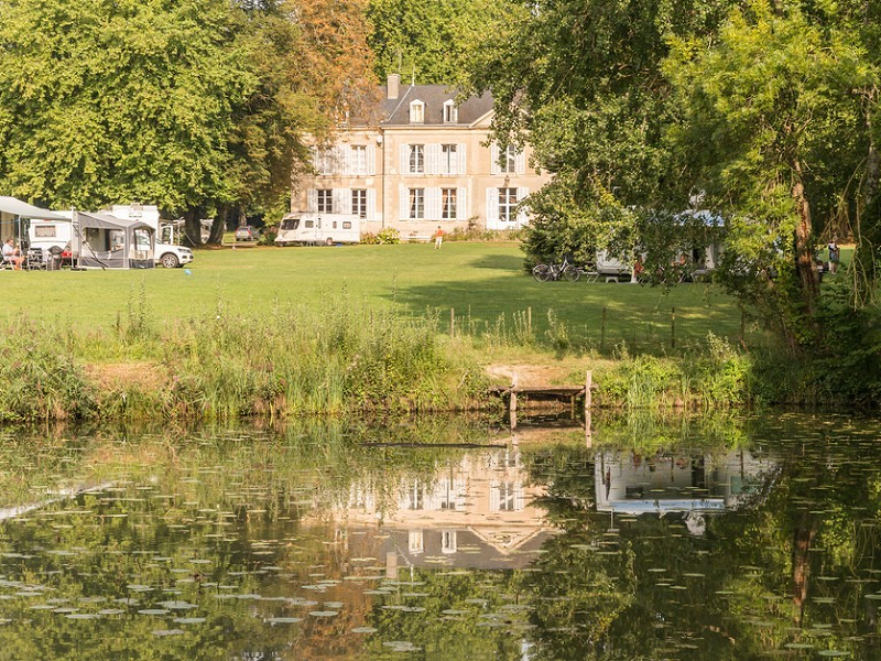 De camping op het landgoed van Chateau de Chanteloup.