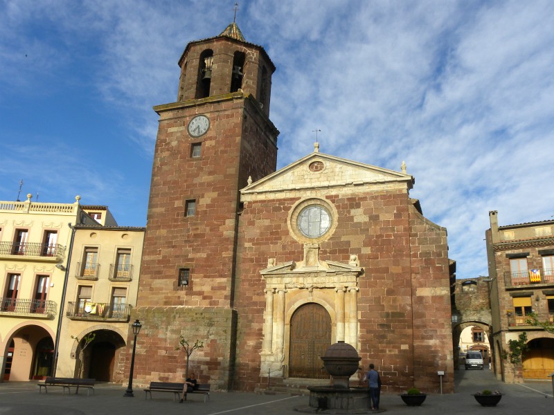 De kerk op het centrale plein van Prades