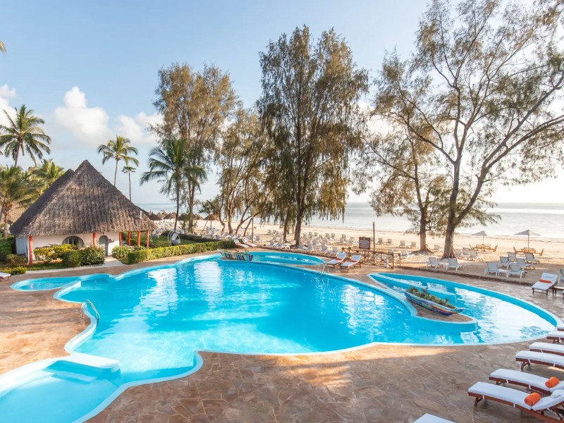 Het zwembad Kiwengwa Beach Resort