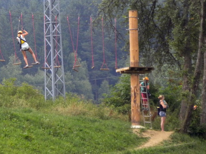 Een klimpark is één van de vele activiteiten in Lipno