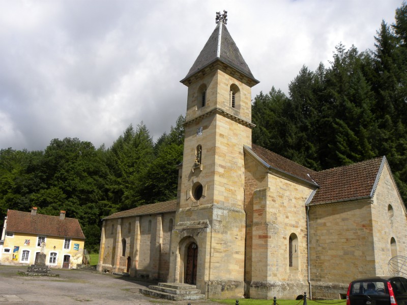 Het kerkje bij het klooster van Droiteval