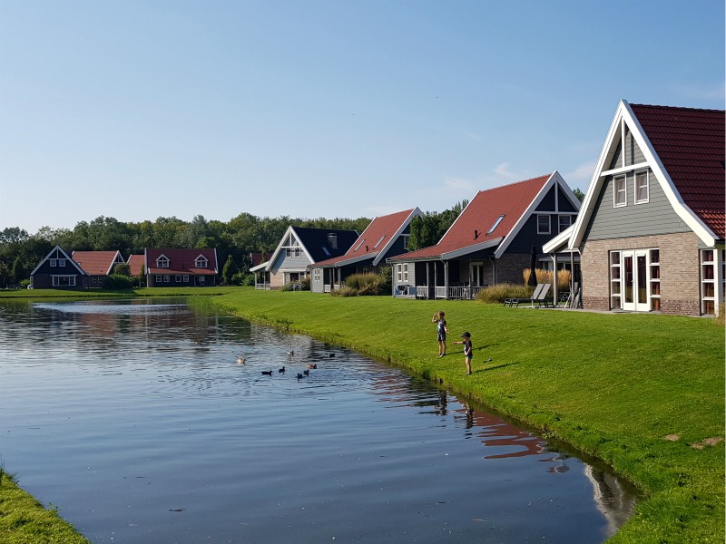 Huisjes aan het water bij Landal Waterparc Veluwemeer