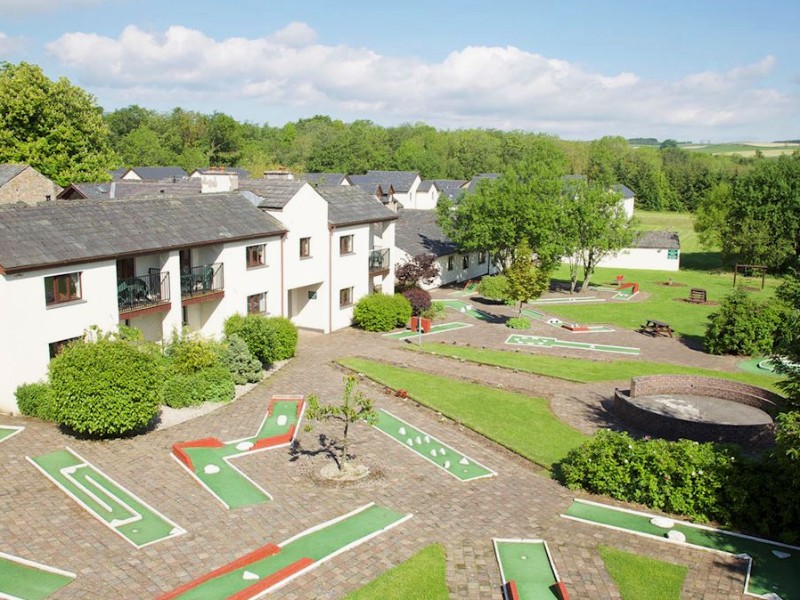 Minigolf bij de huisjes van Landal Whitbarrow