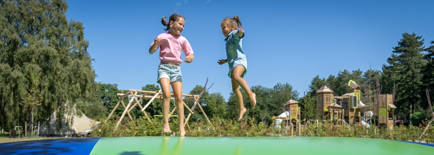 Lekker spelen in de speeltuin van Landal Mooi Zutendaal