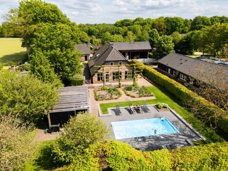 huis met zwembad