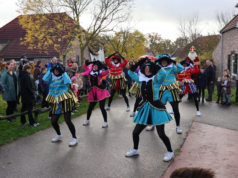 pieten dansen bij de Leistert