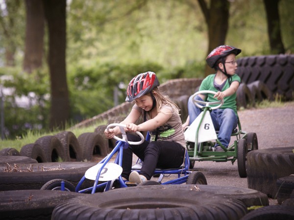 Met de skelter crossen over het parcours