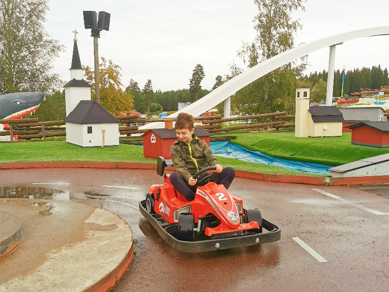 Ciske in de kart bij Leksand Sommarland