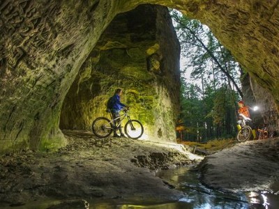 Fietsen in de grotten van Gauja Nationaal Park