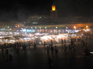 Lichtjes op het Djeema El Fna plein in Marrakech