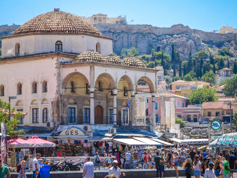 Monastraki plein met uitzicht op de Akropolis