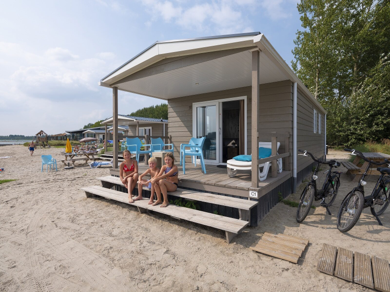 Strandhuisje bij vakantiepark Aqua Centrum Bremerbergse Hoek.