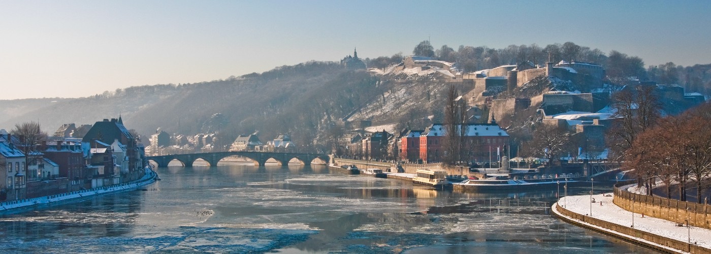 De belgische stad Namur in de winter, Wallonië