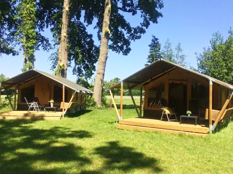 Glamping tent op kleine boerderijcamping in Duitsland