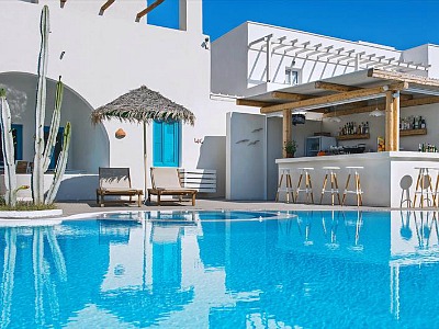 Zwembad bij appartementen Nissia op Santorini