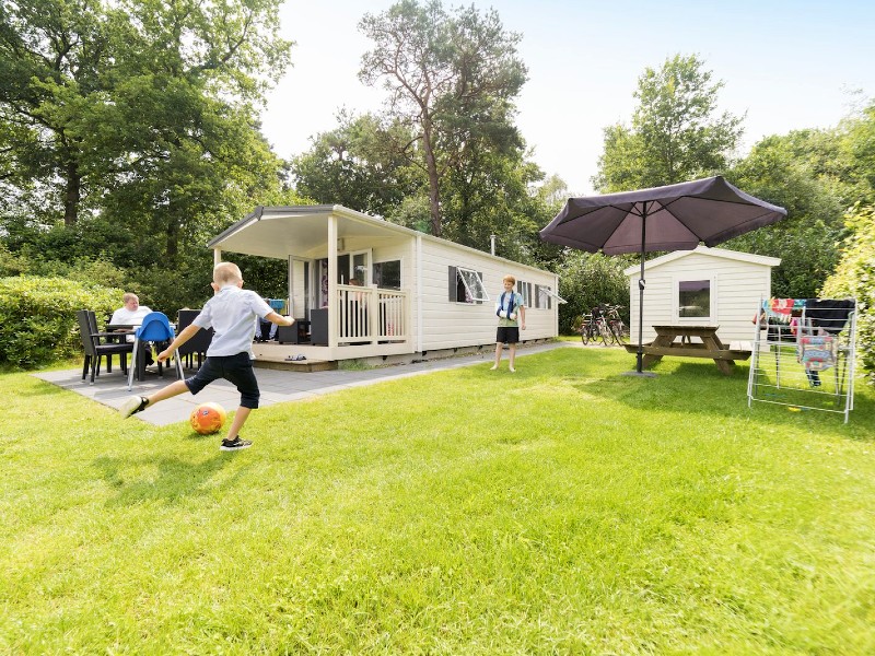 Gave lodge met veranda bij camping de Noetselerberg