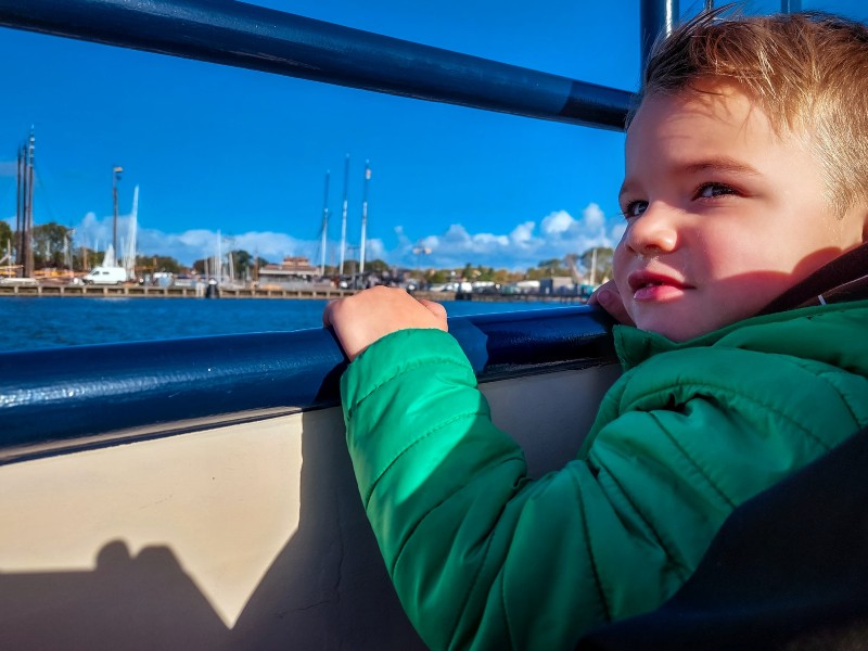 Proef, ruik en beleef het Zuiderzee leven van vroeger in het Zuiderzeemuseum. Met Oud Hollandse kermis, lekkernijen van toen en veel kinderpret!