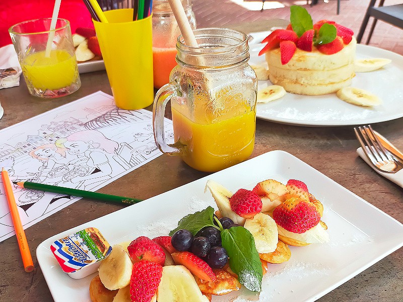 Poffertjes met fruit bij de Pancake Sensation