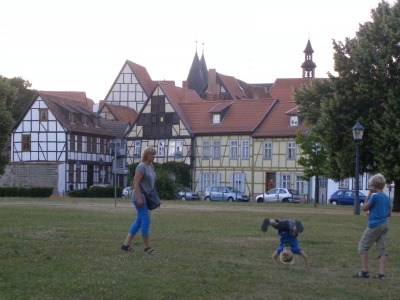 Lekker dollen in het park in Quedlinburg