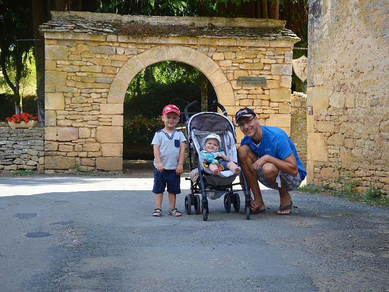 Bij het kleinschalig vakantiepark Place de la Famille is veel aandacht voor de kinderen, zowel op het park als erbuiten. Met speciale ontdekkingskaarten leren de kinderen de Dordogne te ontdekken