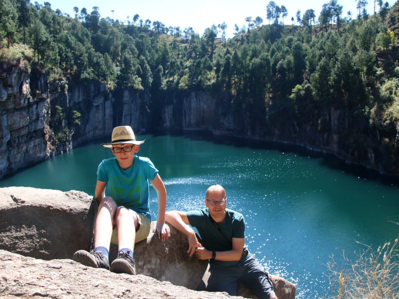 Even poseren bij het mooie kratermeer van Tritriva