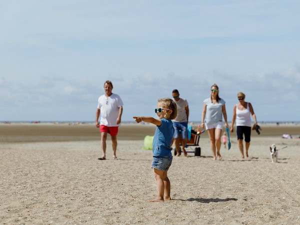 Gezin op het strand