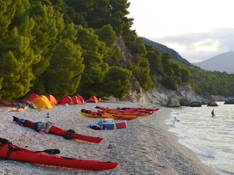Groepsreis waarbij je samen met het gezin kunt kamperen op het strand