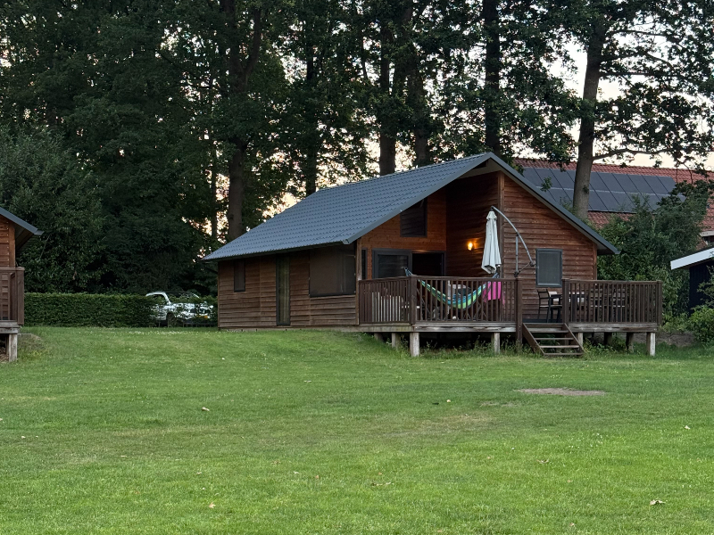 Onze River Lodge op Camping de Koeksebelt in Ommen Onze River Lodge op Camping de Koeksebelt in Ommen