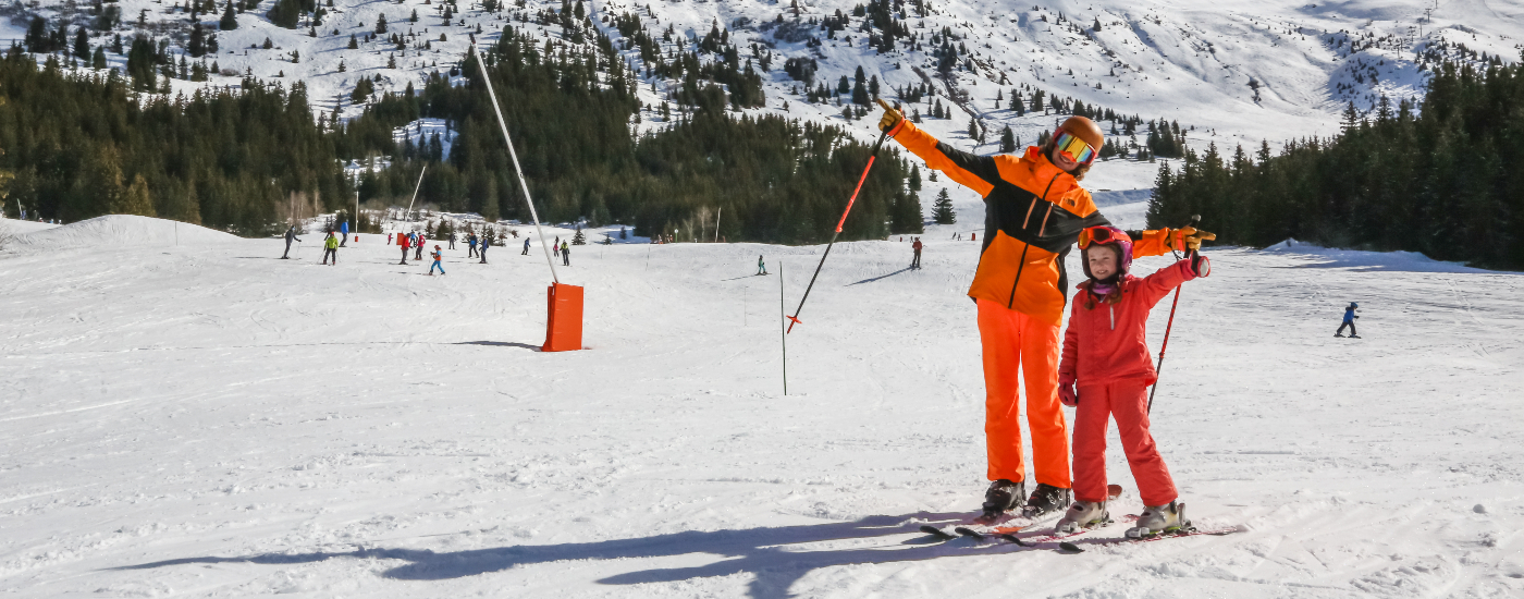 Het oudste kind van Elisabeth en haar oom tijdens hun skivakantie in Méribel, onderdeel van het grotere Les 3 Vallées in de Franse Alpen