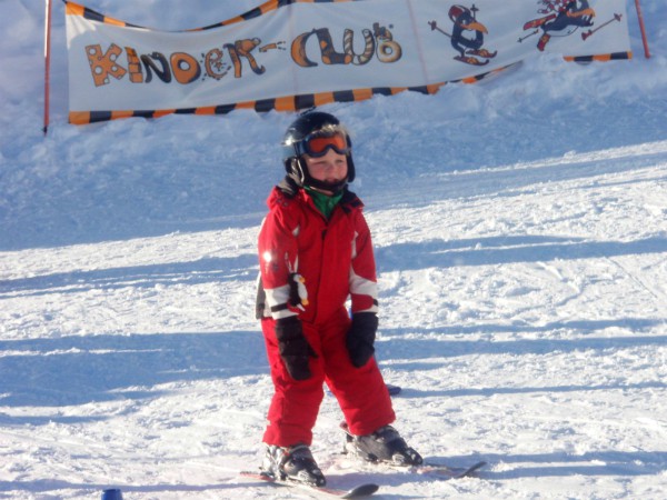 Skiën bij de kinderclub in Sölden
