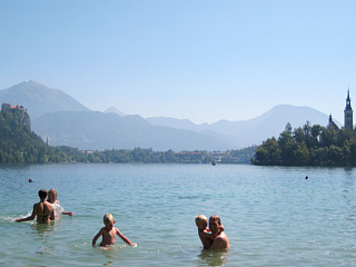 Heerlijk zwemmen in het prachtige meer van Bled
