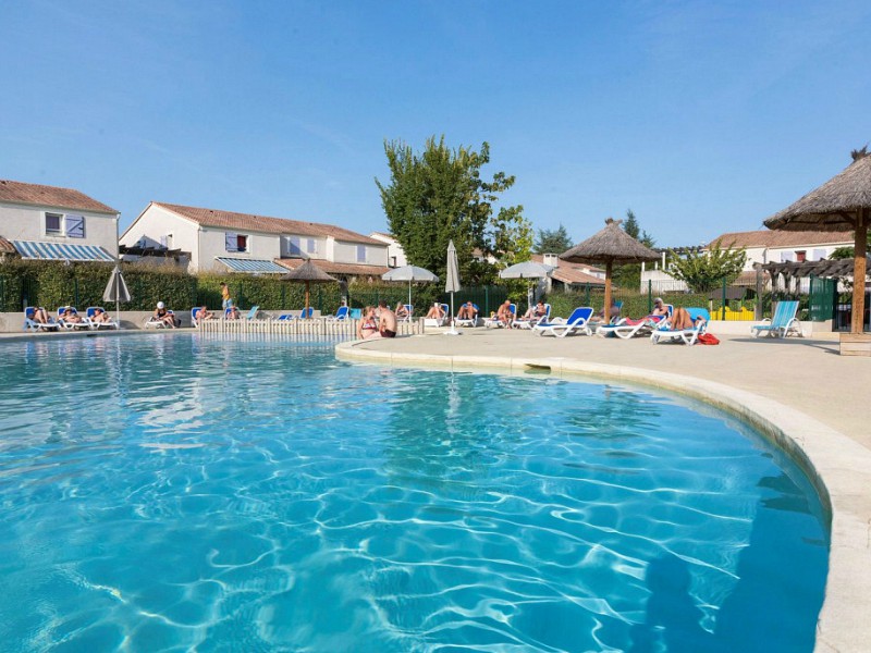 Zwembad van vakantiepark les Sources de Manon