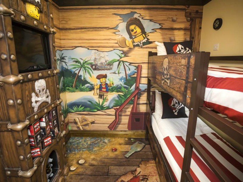 Het stapelbed in de piratenkamer van Legoland Windsor Hotel