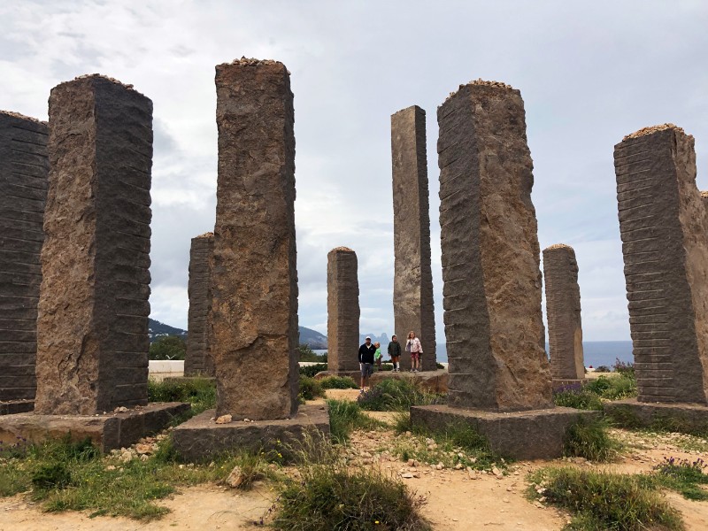 Het kunstwerk Time and Space, oftewel Stonehenge Ibiza