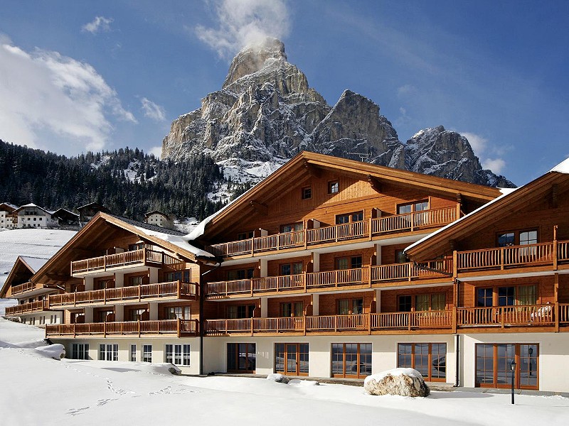 Het mooi gelegen kindvriendelijke wintersporthotel Corvara Greif in de Italiaanse Dolomieten
