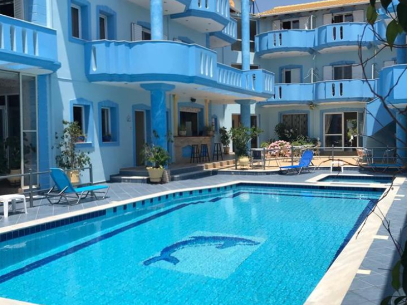 Zwembad bij Hotel Spiros in Parga.