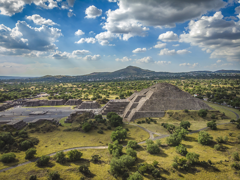 De pyramide en tempelcomplex Teotihuacán nabij Mexico City