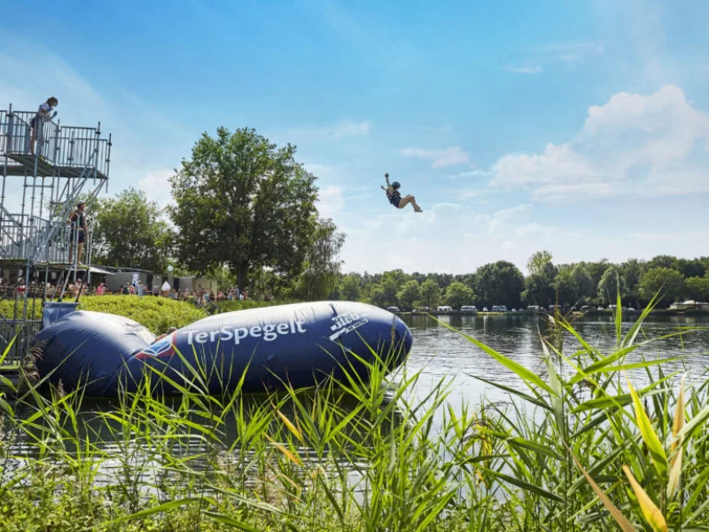 Tieners 'blobben' in de rivier bij TerSpegelt