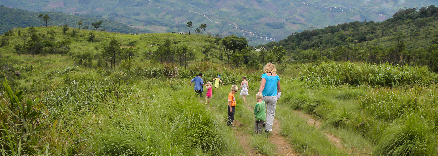 Wandelend door de bergen van Thoeng in Thailand