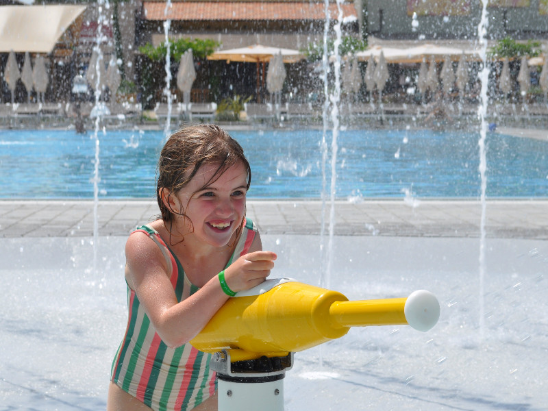 Fun in het zwembad van Trasimeno Glamping Resort